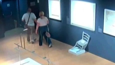 Visitors Break Crystal Chair in Sit-and-Run at Italian Museum