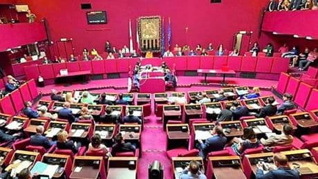 Genova, Consiglio comunale al debutto con il Pd in fibrillazione. La sindaca blinda Villa per la presidenza