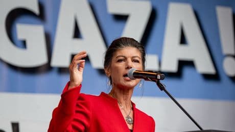 Sahra Wagenknecht: „Jeder Krieg ist ein Verbrechen“