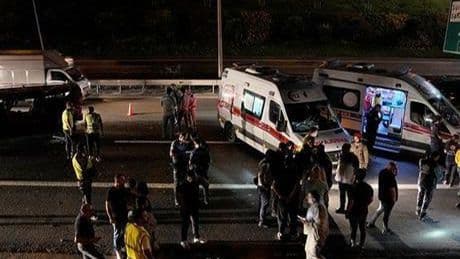 Sultanbeyli'de iki minibüs çarpıştı! 9 kişi yaralandı