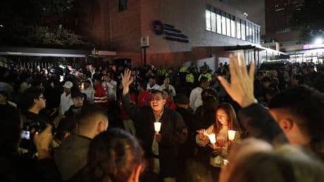 Choc in Colombia, spari contro il candidato alle presidenziali: Miguel Uribe in fin di vita