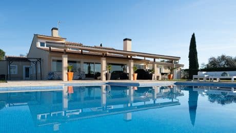 Las viviendas con piscina pueden aumentar su valor un 55%