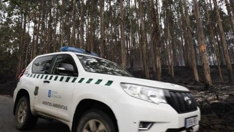 Cinco brigadistas, heridos graves en un nuevo incendio en Galicia