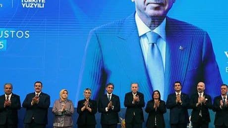 Son dakika: Rozetlerini Cumhurbaşkanı Erdoğan taktı! İşte AK Parti'ye katılan 9 belediye başkanı