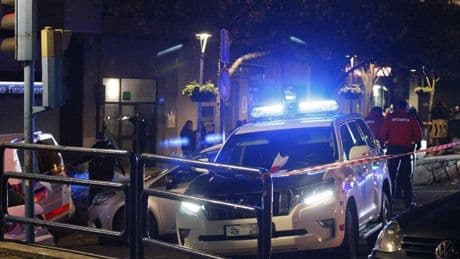 Tres detenidos en Bilbao por atracar a un hombre con un cuchillo y un arma falsa