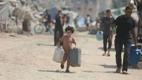 Lage im Nahen Osten: Unterernährung nimmt „alarmierende Ausmaße“ an – Palästinenserhilfswerk fordert „Flut“ an Gaza-Hilfen
