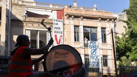 El Ayuntamiento inicia la vía judicial para desalojar los bloques ocupados de Vallcarca