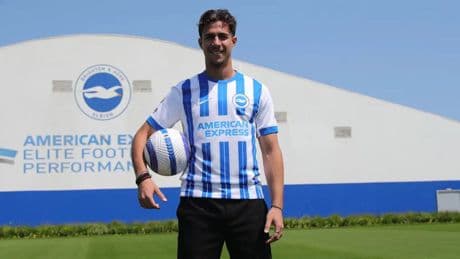 Brighton'a Yunanistan'dan genç golcü