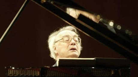 El pianista austriaco Alfred Brendel, leyenda de la música clásica, muere a los 94 años en Londres