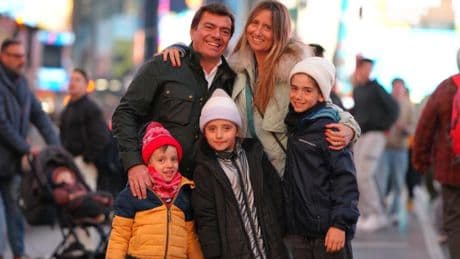 Familiares de los españoles muertos en el accidente de helicóptero: "No hay palabras para describir lo que estamos viviendo"