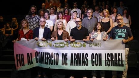 Oliver Laxe, Luis Tosar, Alba Flores y más de 1.200 artistas exigen a Pedro Sánchez frenar la venta de armas a Israel: "Mantener esos negocios es complicidad activa con el genocidio"