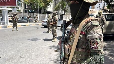 La embajada de España en Trípoli ofrece a los españoles atrapados salir de Libia cuando la situación lo permita