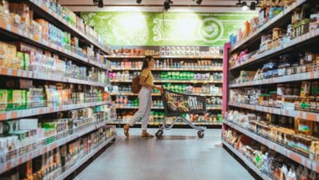 La consommation des ménages recule fortement en mars, à son plus bas niveau depuis 2014