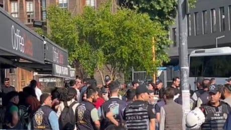 İstanbul Üniversitesi öğrencilerinin Gezi anmasına polis müdahelesi: 23 kişi gözaltına alındı
