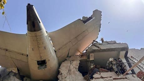 Vliegtuigcrash India: 241 doden, één overlevende en oorzaak nog onduidelijk
