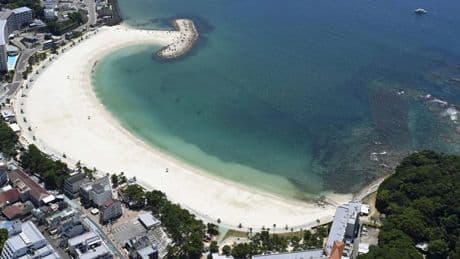 Nach schwerem Erdbeben: Erste Tsunamiwellen vor Russlands und Japans Küsten