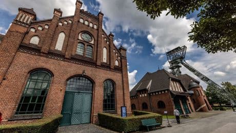 An Zechengelände: Auseinandersetzung zwischen AfD-Gruppe und Linken an Zeche