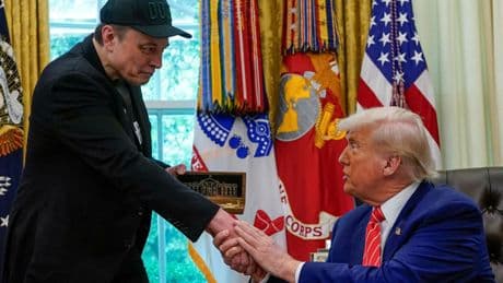 Trump se despide de Musk en la Casa Blanca, aunque afirma que seguirá "yendo y viniendo"
