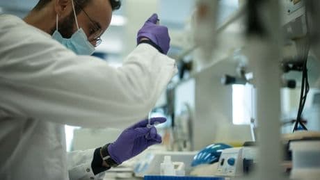 Guerre commerciale: une trentaine de laboratoires pharmaceutiques alertent sur un risque d'exode vers les Etats-Unis