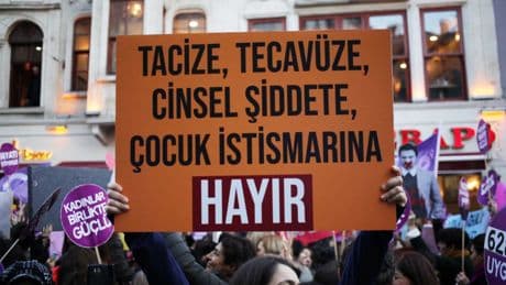 Taciz suçlaması ile 9 yılda 7 okul değiştiren öğretmene yine ceza verilmedi