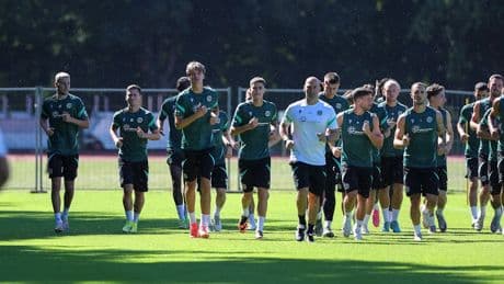 96-Kader fast komplett - Vier Neue feiern Titz-Premiere