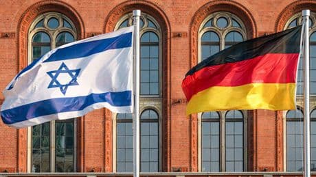 Linkspartei fordert Entfernung der Israel-Flagge vor dem Roten Rathaus