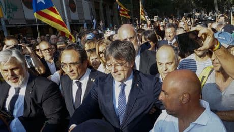 La Generalidad readmite en sus puestos a los tres mossos investigados por ayudar a Puigdemont en su segunda fuga