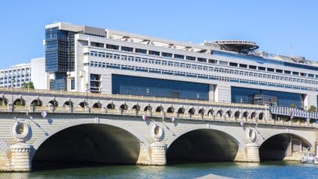 Budget : «“L’année blanche”, une façon déguisée d’augmenter les impôts ?»