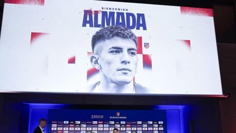 Las imágenes de la presentación de Thiago Almada