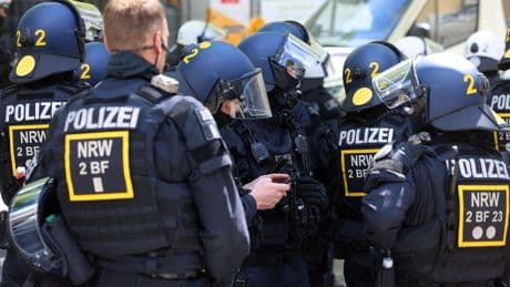 Demo und Gegendemo: Demo gegen Kundgebung von Rechtsextremen in Herford