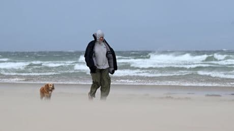 Weekend weather warning as UK braced for winds of up to 70mph