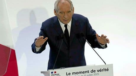 Étienne Gernelle : « François Bayrou a raison de mettre les pieds dans le plat »