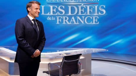 Macron propone convocar “varios referendos en los próximos meses” para las reformas económicas, sociales y educativas