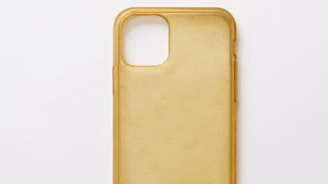 El truco infalible para limpiar el amarilleamiento de la funda del móvil