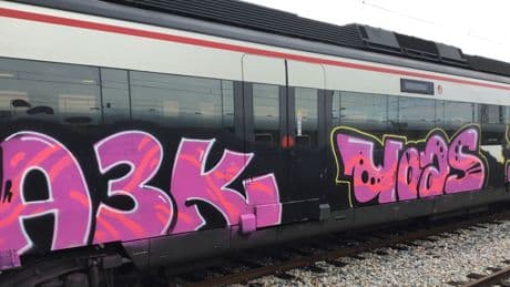 Detenidos 29 grafiteros por una oleada de pintadas en trenes que costarán 1,5 millones de euros