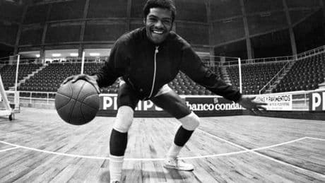 Llega a los cines el documental de Charles Thomas