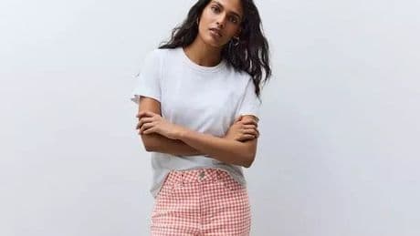 Next shoppers 'buy more colours' of 'slimming' and 'good value' capri trousers