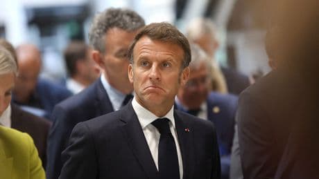 Recours au référendum : à quoi joue Macron ? (1/2)