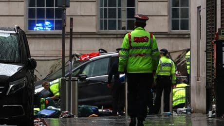 Liverpool, auto sulla folla alla parata della vittoria in Premier: arrestato