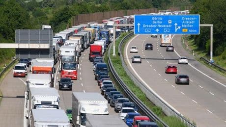 Stauprognose: Wo Staus an den Feiertagen drohen - ADAC sieht ein Nadelöhr