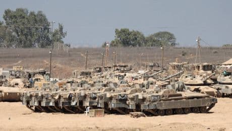 Gaza City sotto assedio. Piano Usa: 5mila dollari e un anno di cibo per chi se ne va