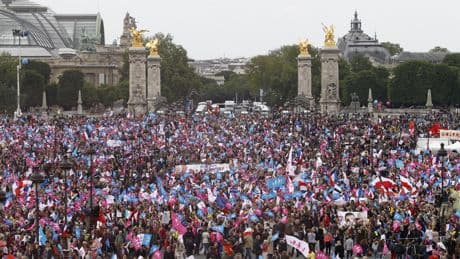 Mariage pour tous, aéroports de Paris... Malgré leur succès populaire, les pétitions citoyennes pas toujours suivies d'effets