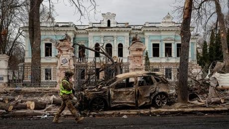 En direct, guerre en Ukraine : l’état-major ukrainien promet une « riposte inévitable » après la double frappe sur Soumy, dans le nord-est du pays