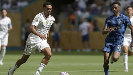 Alexander-Arnold, feliz por su debut pero "decepcionado" por el empate