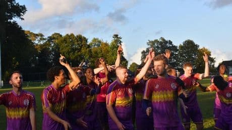 Clapton CFC, el equipo de fútbol de Londres que defiende los valores de la Segunda República
