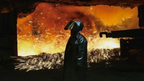 Industrie: Thyssenkrupp senkt Umsatzprognose und dampft Investitionspläne ein