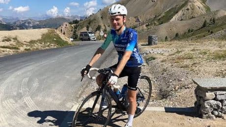 L'ultra-cycliste Richard Patrosso bat le record du col du Granon