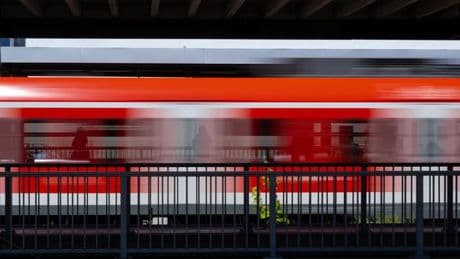 Notfälle: 23-Jähriger wird von Münchner S-Bahn getötet