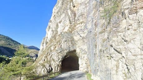 Hautes-Alpes: trois blessés graves lors d'un accident de la circulation à l'entrée du tunnel de Prelles