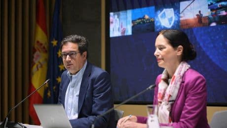 Los funcionarios cargan contra la reforma de las oposiciones de Óscar López: baja la exigencia y no arregla los problemas